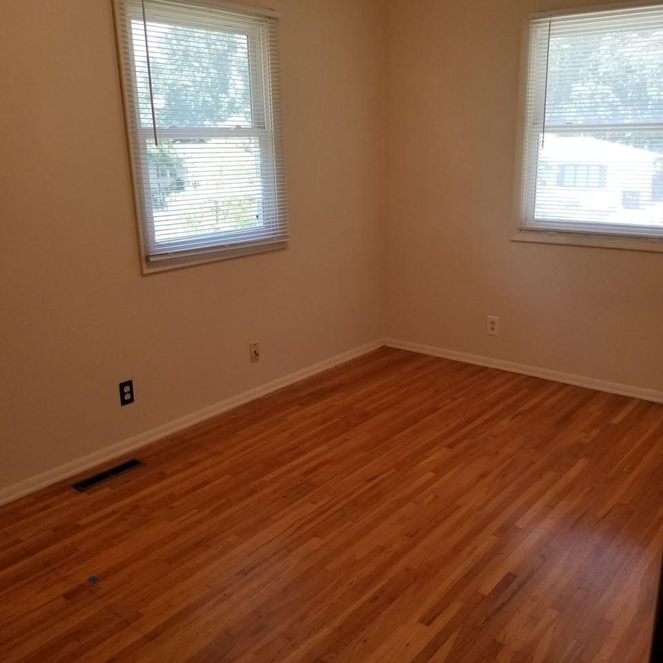 12429 Westwood Ln - Photo 6 of 9