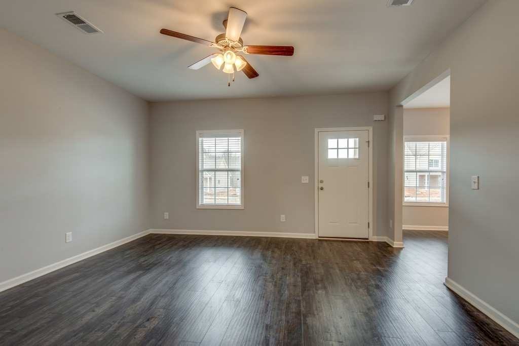 7403 Marisa Way - Photo 4 of 28