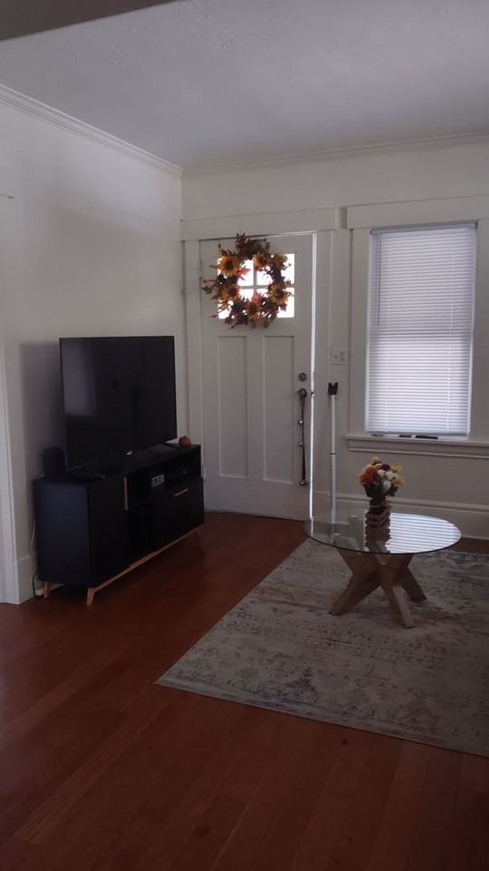 848 Ottawa Ave - Photo 4 of 11