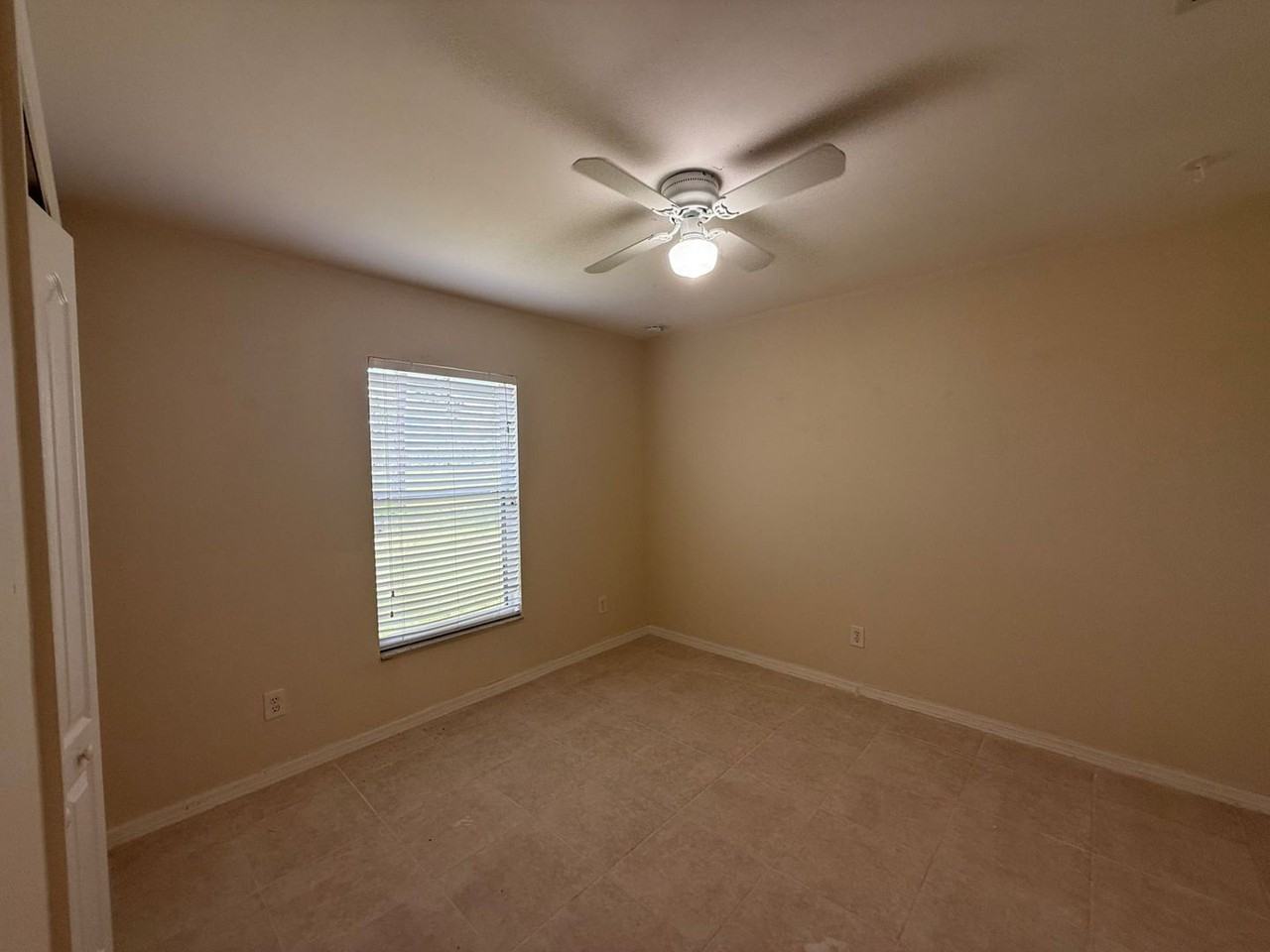 1823 Nw 31st St - Photo 2 of 7