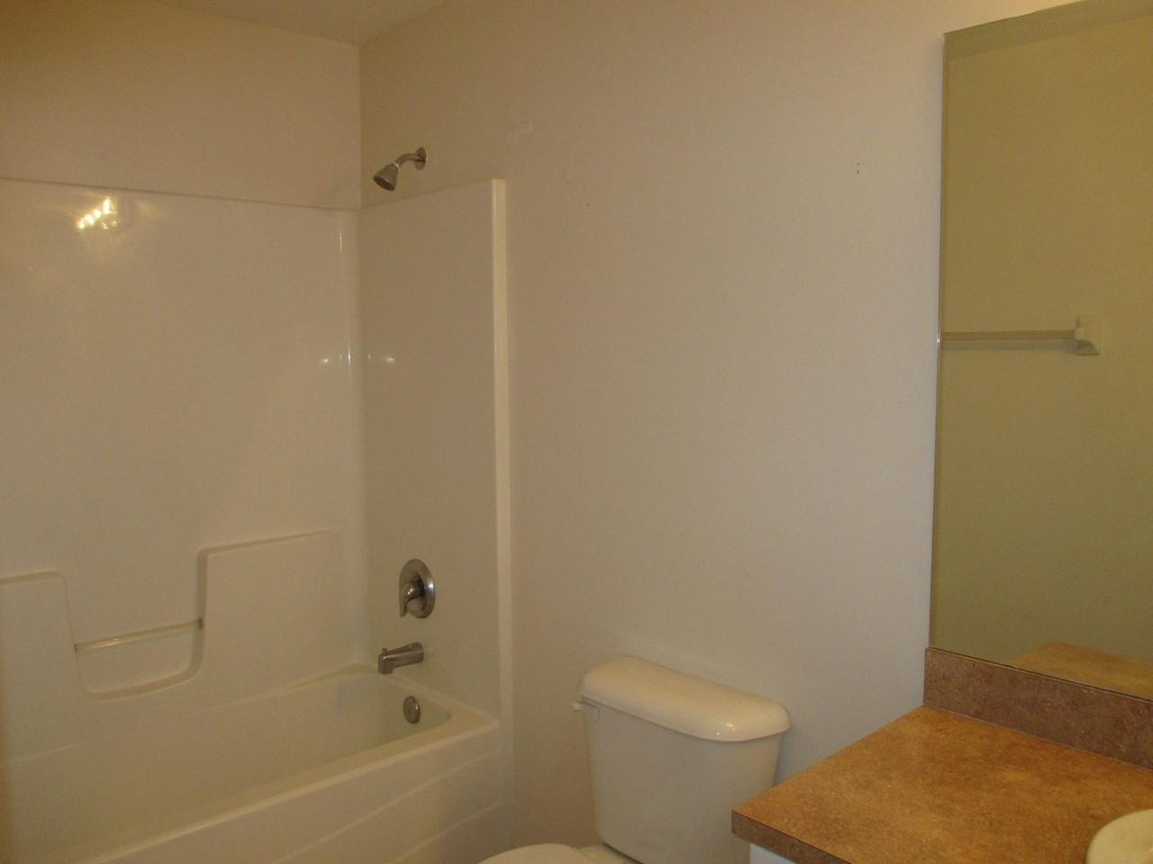1823 Nw 31st St - Photo 3 of 7