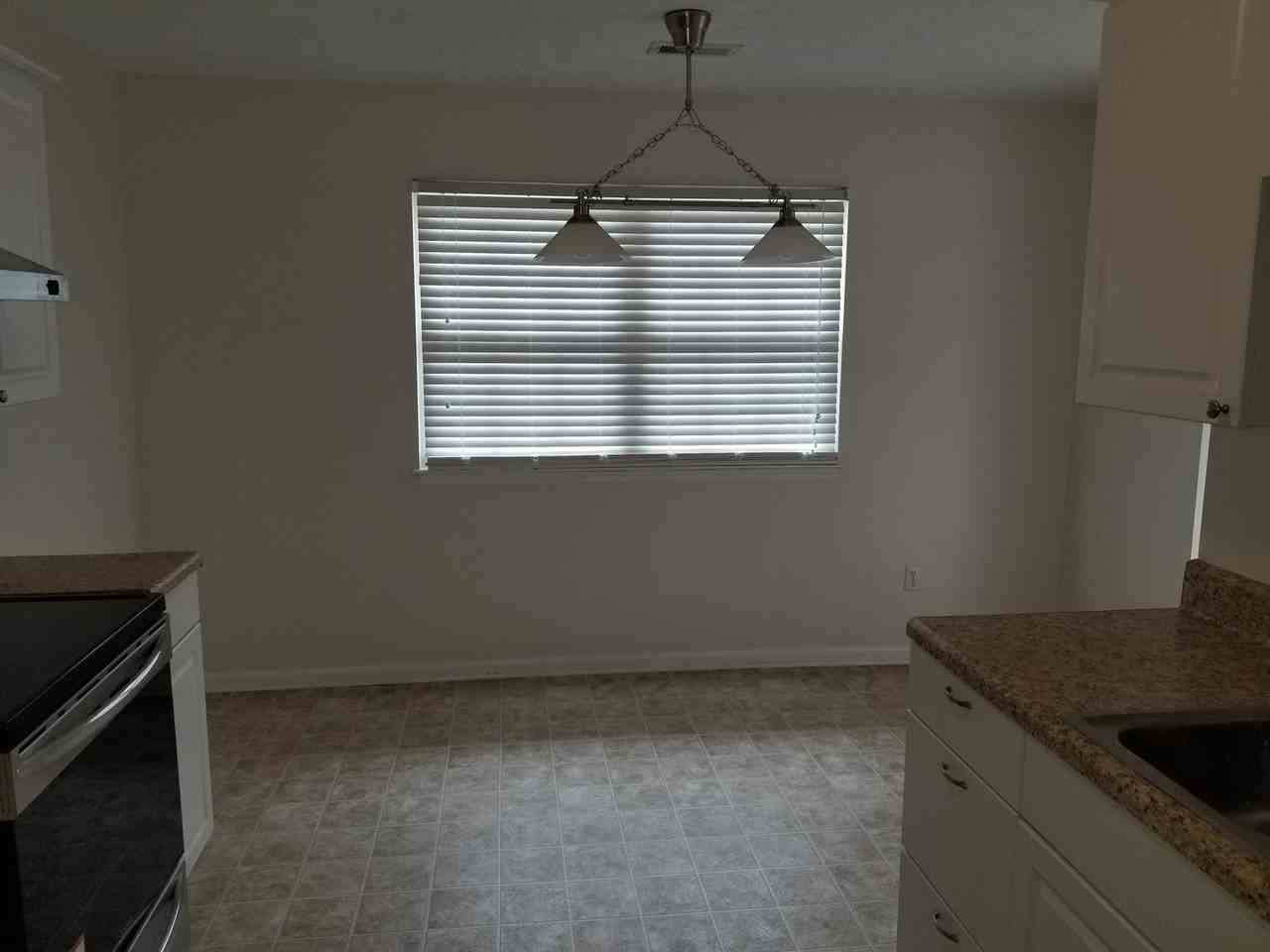 1125 Old Denbigh Blvd - Photo 5 of 18