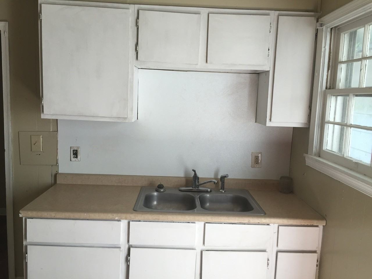 27 Stuart Dr - Photo 7 of 24