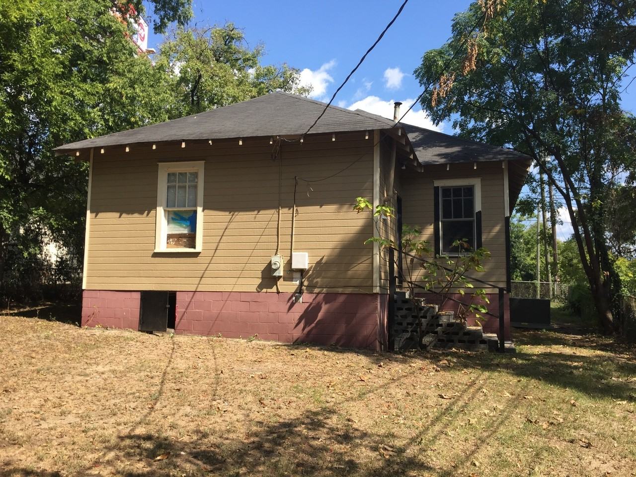 4007 Holly Ave - Photo 3 of 19