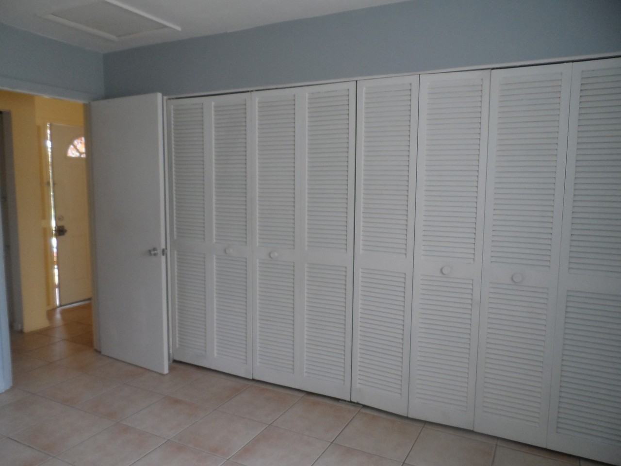 1236 Fountainhead Dr - Photo 2 of 20