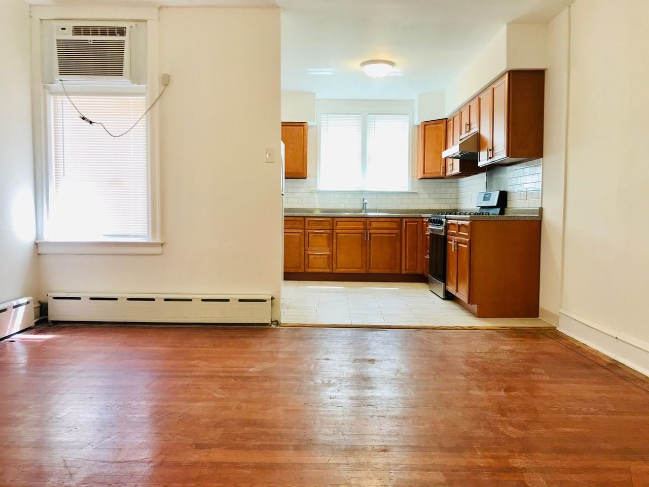 596 Van Kirk St - Photo 5 of 22