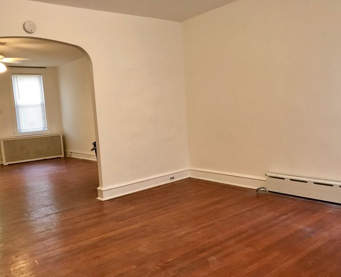 596 Van Kirk St - Photo 6 of 22