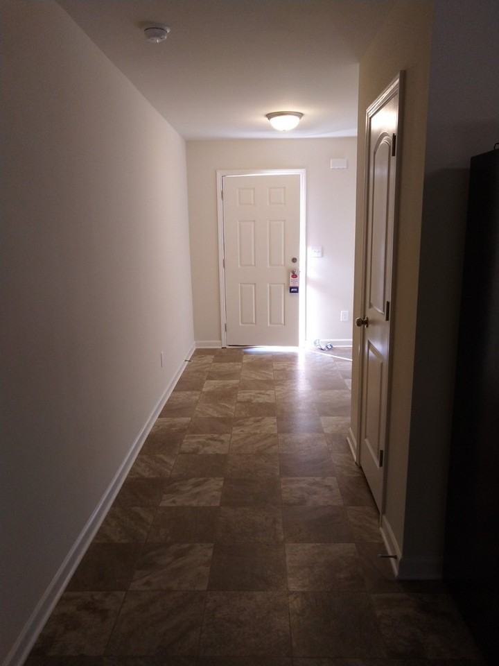 406 Erin Ct - Photo 4 of 19