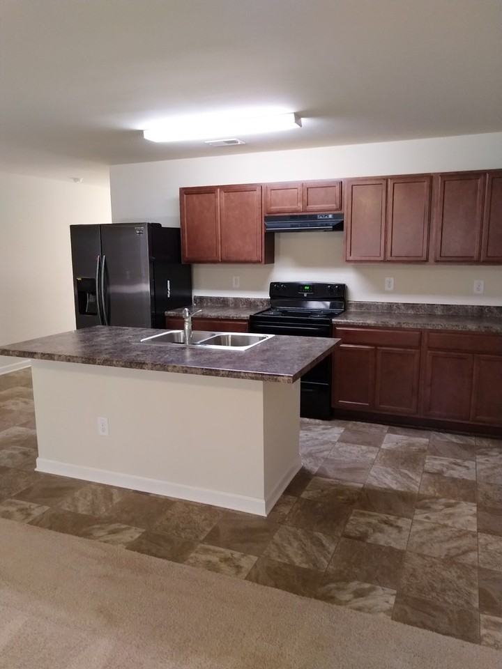 406 Erin Ct - Photo 6 of 19