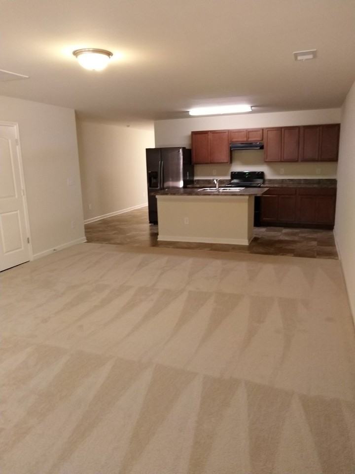 406 Erin Ct - Photo 7 of 19