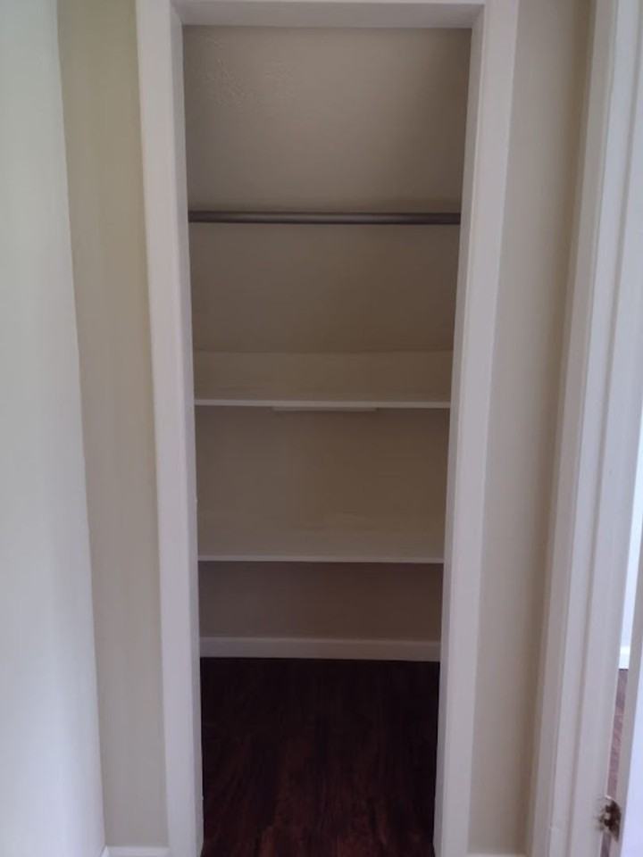 905 Nevada Ave - Photo 3 of 22