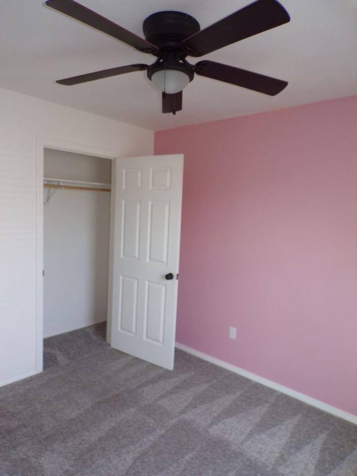2812 Athens Ct - Photo 6 of 25