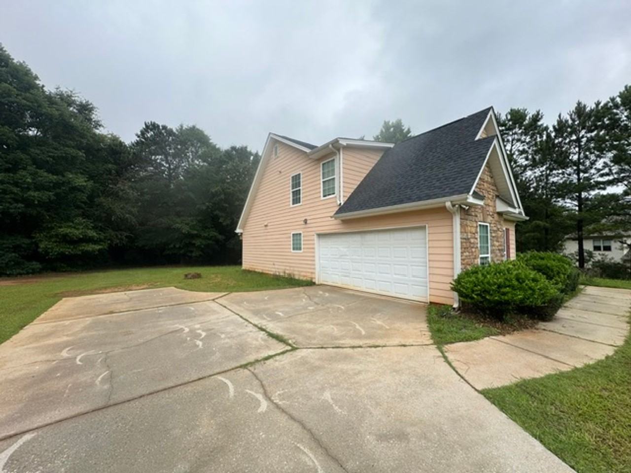 429 Jasmine Cir - Photo 2 of 15