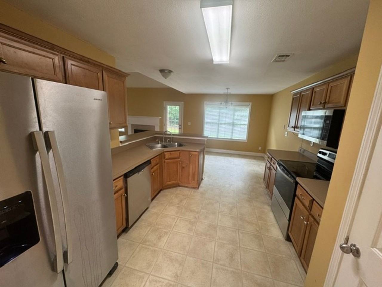 429 Jasmine Cir - Photo 5 of 15