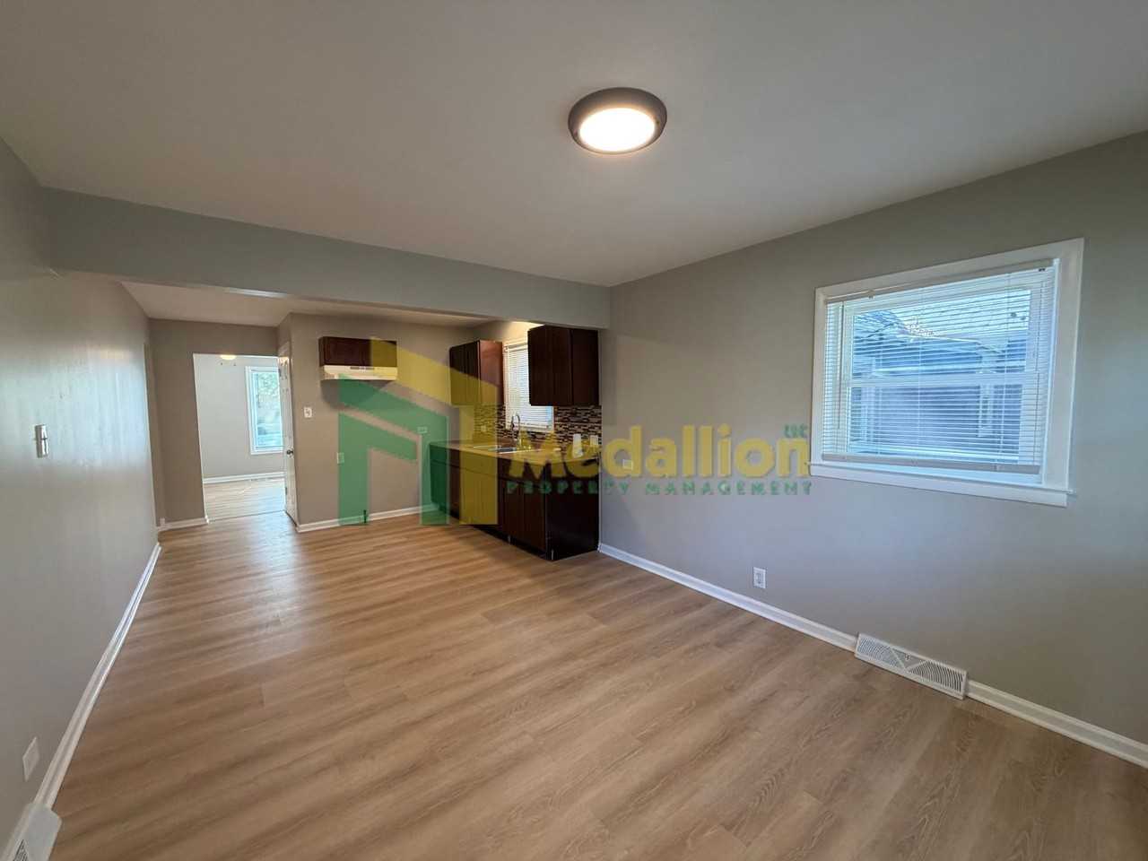 12432 S Lowe Ave - Photo 4 of 11