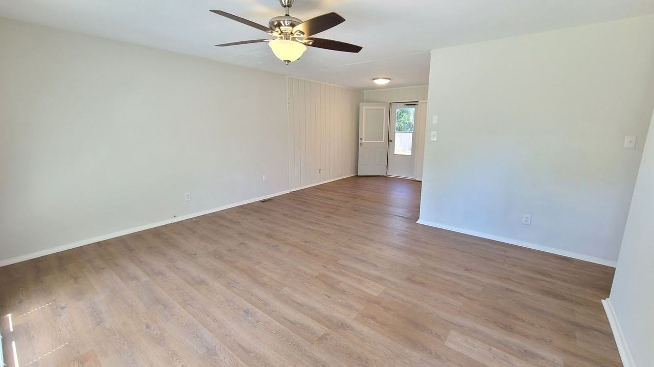 6513 Baldoon Dr - Photo 2 of 10
