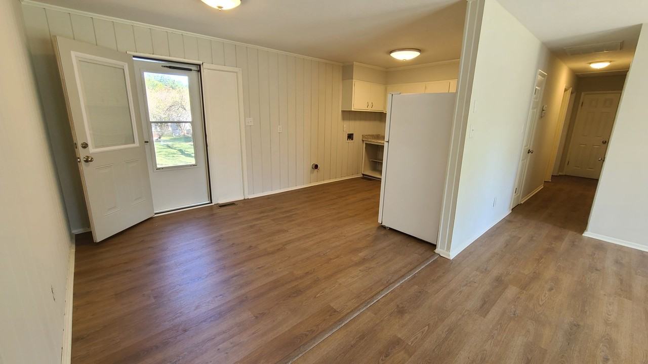 6513 Baldoon Dr - Photo 3 of 10