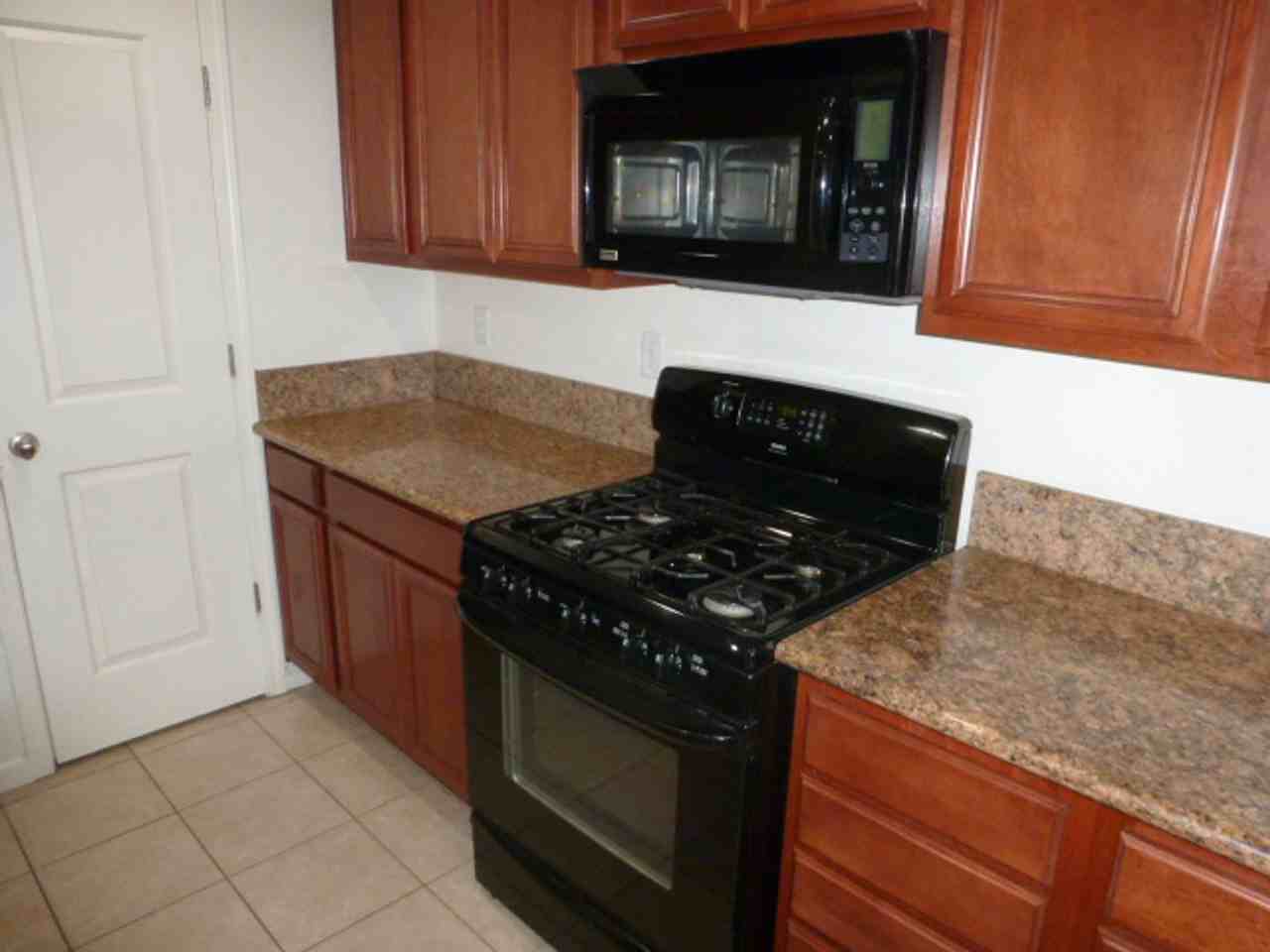 1668 Spice Wood Cir - Photo 5 of 33