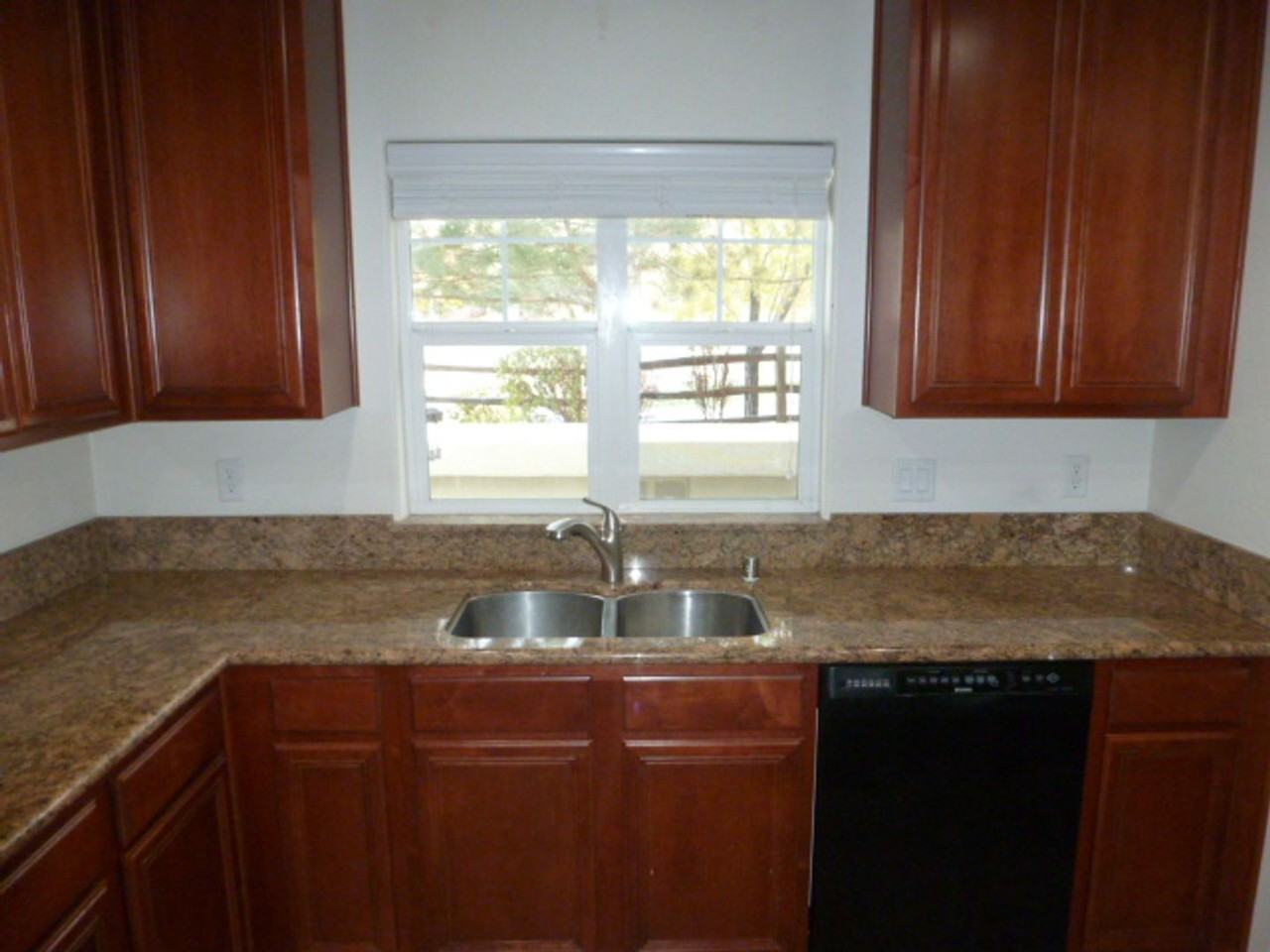 1668 Spice Wood Cir - Photo 6 of 33