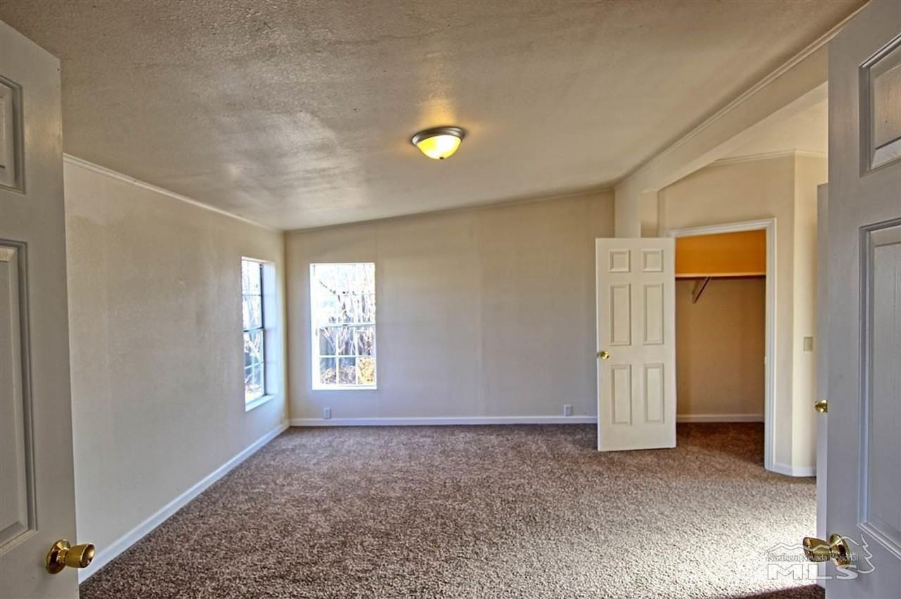 219 Ambee Way - Photo 4 of 16