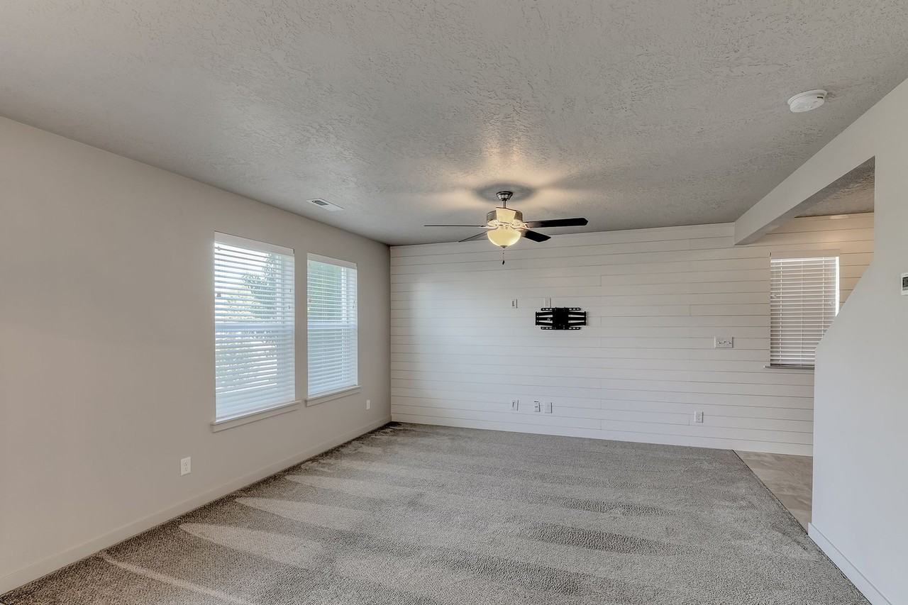 7505 S Foremast Ave - Photo 6 of 50