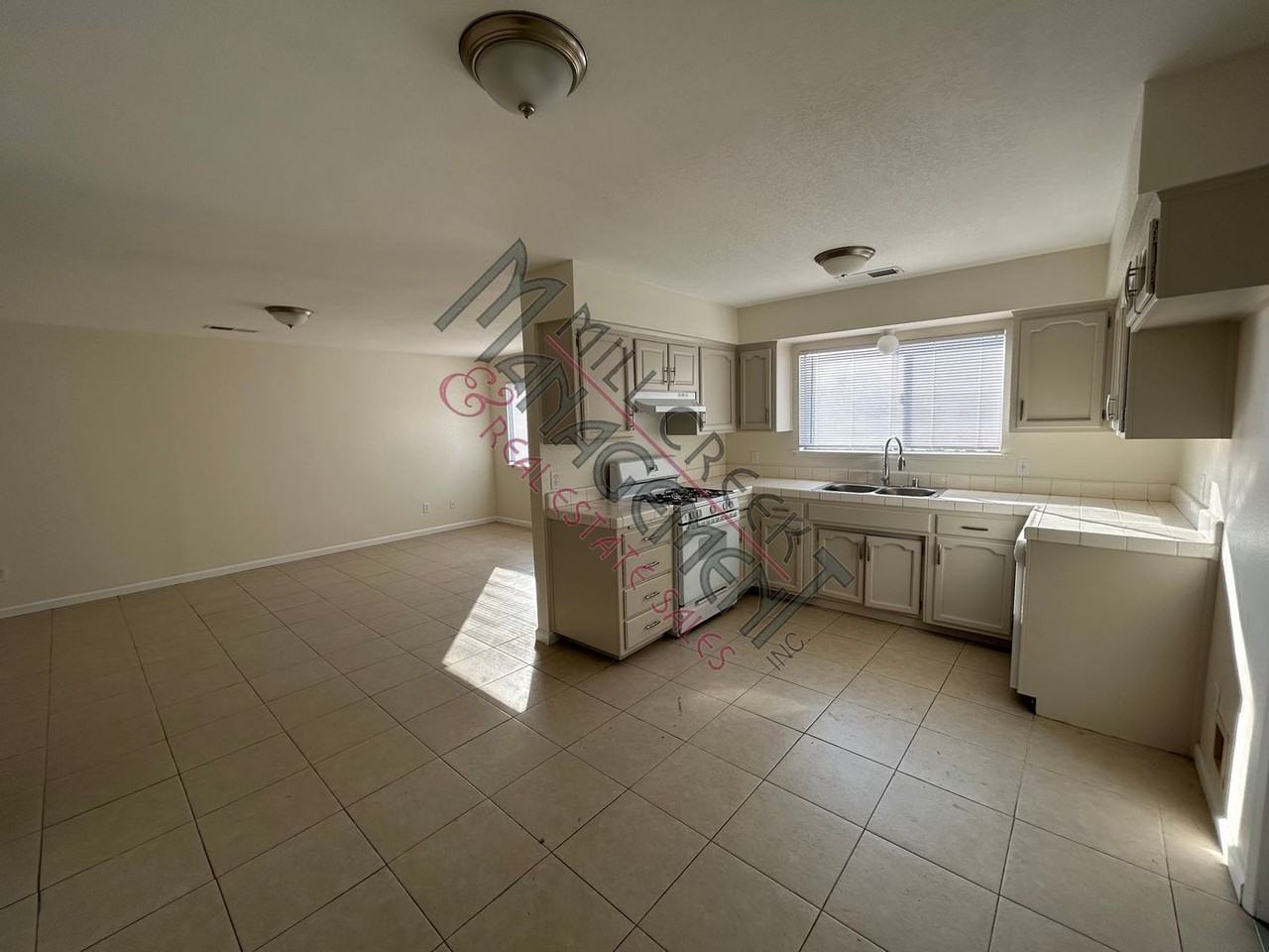 1498 E Cerritos Ave - Photo 5 of 10