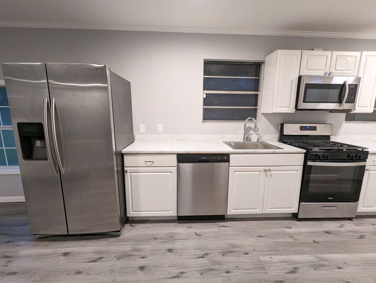 1123 Kimberly Dr - Photo 2 of 9