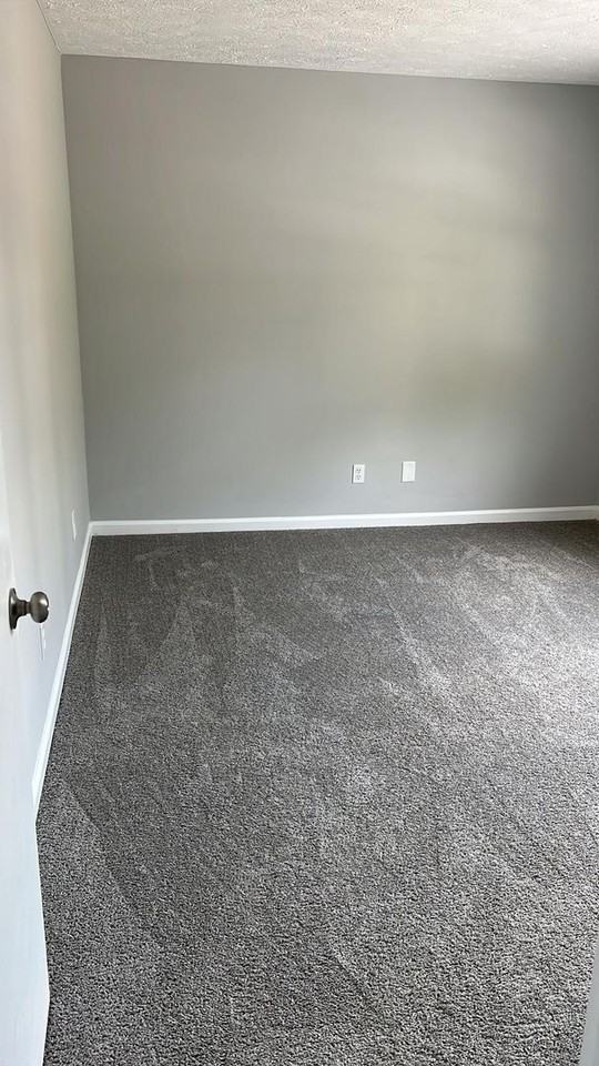 2051 Lenoa Ln - Photo 3 of 21