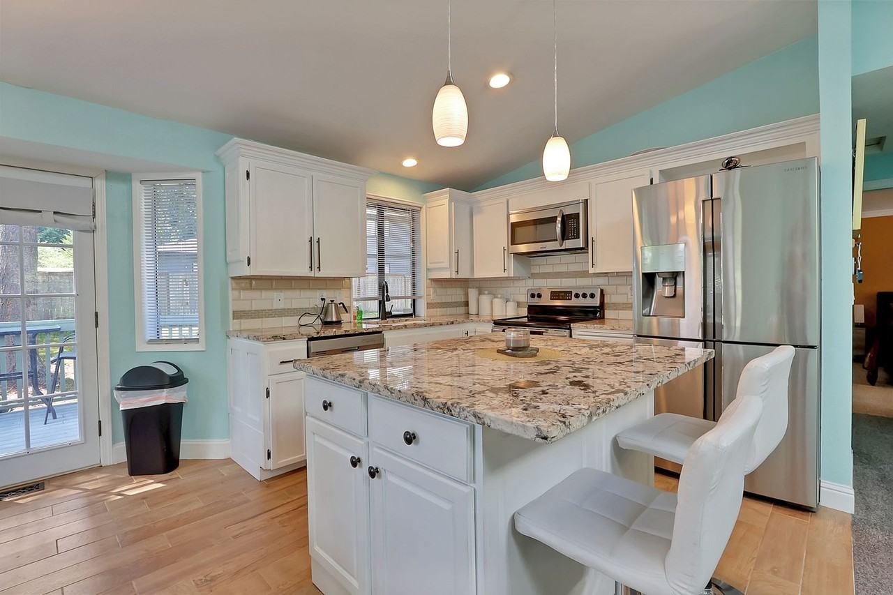 310 View Rd - Photo 4 of 18