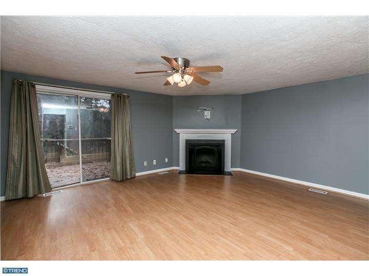 58 Dorchester Cir - Photo 2 of 15