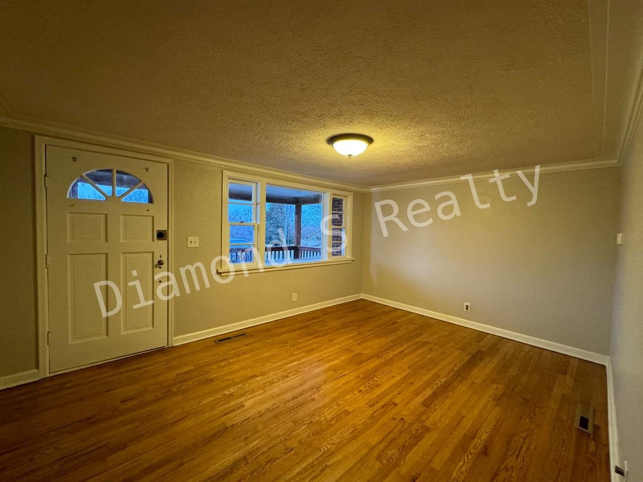 3435 S Sulgrove Ave - Photo 3 of 12