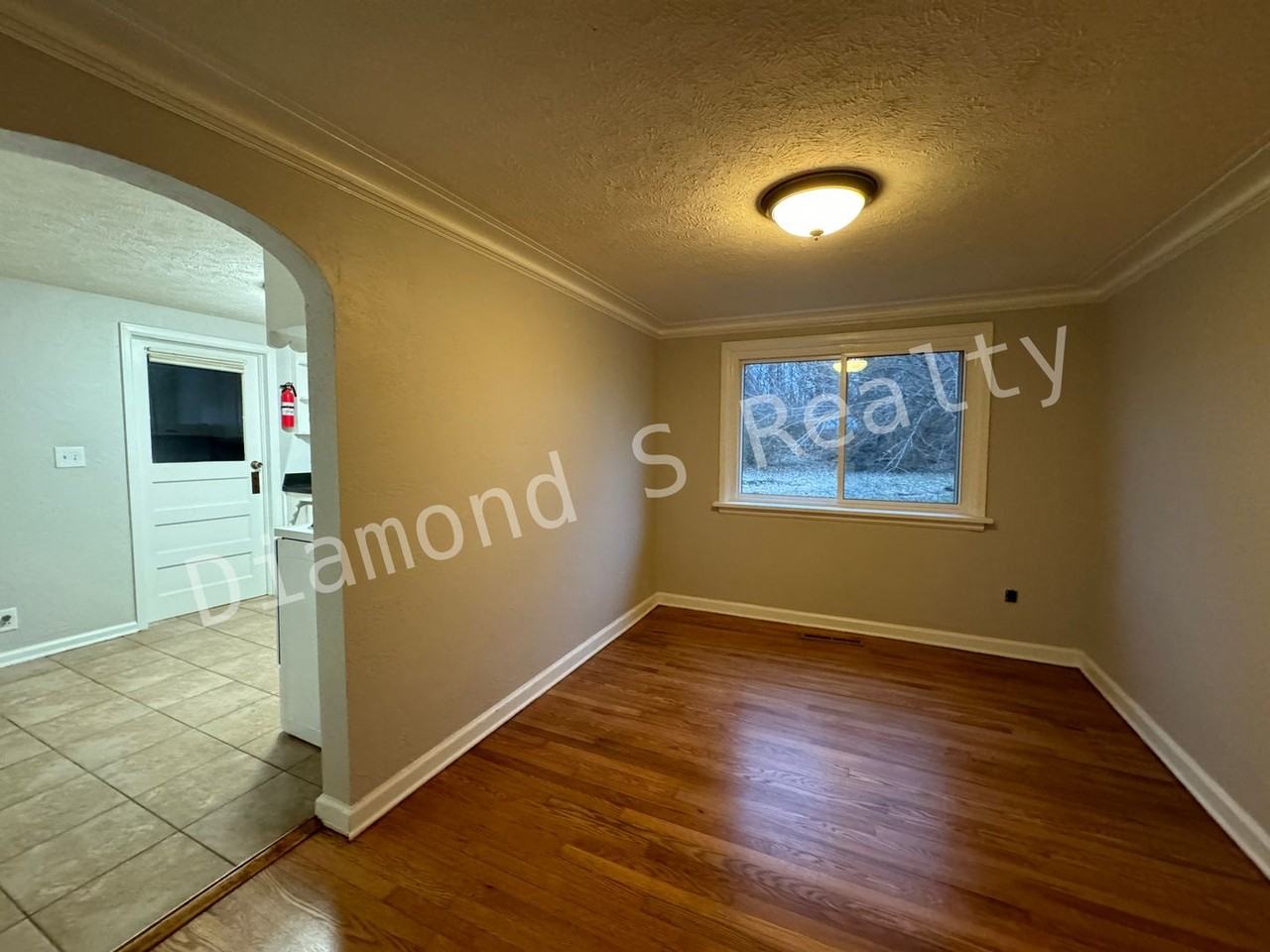 3435 S Sulgrove Ave - Photo 5 of 12