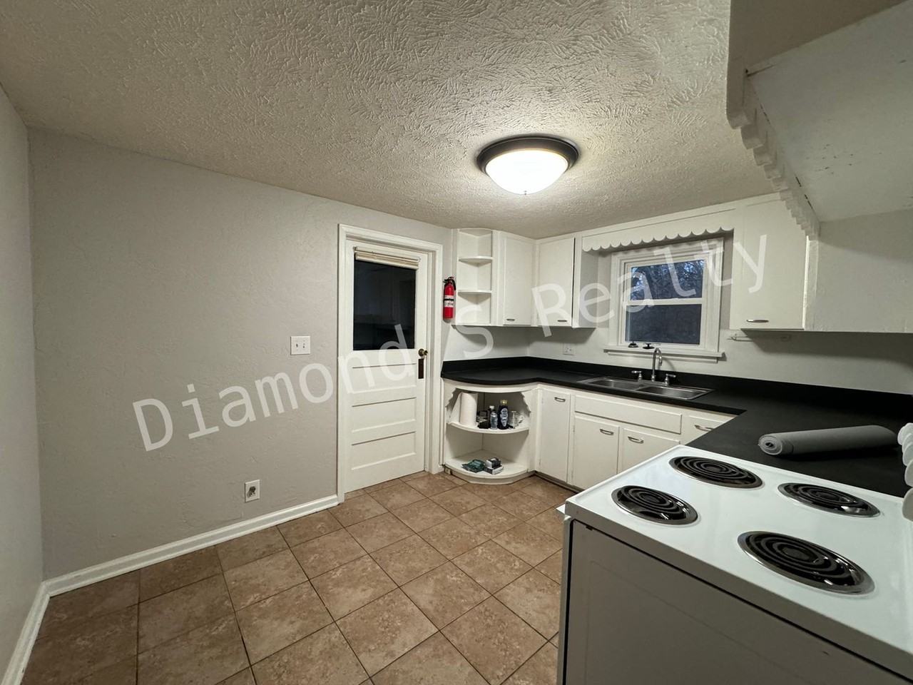 3435 S Sulgrove Ave - Photo 7 of 12