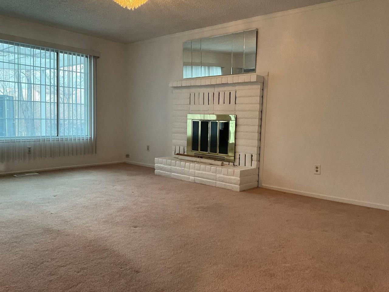 2109 Kansas St - Photo 2 of 12