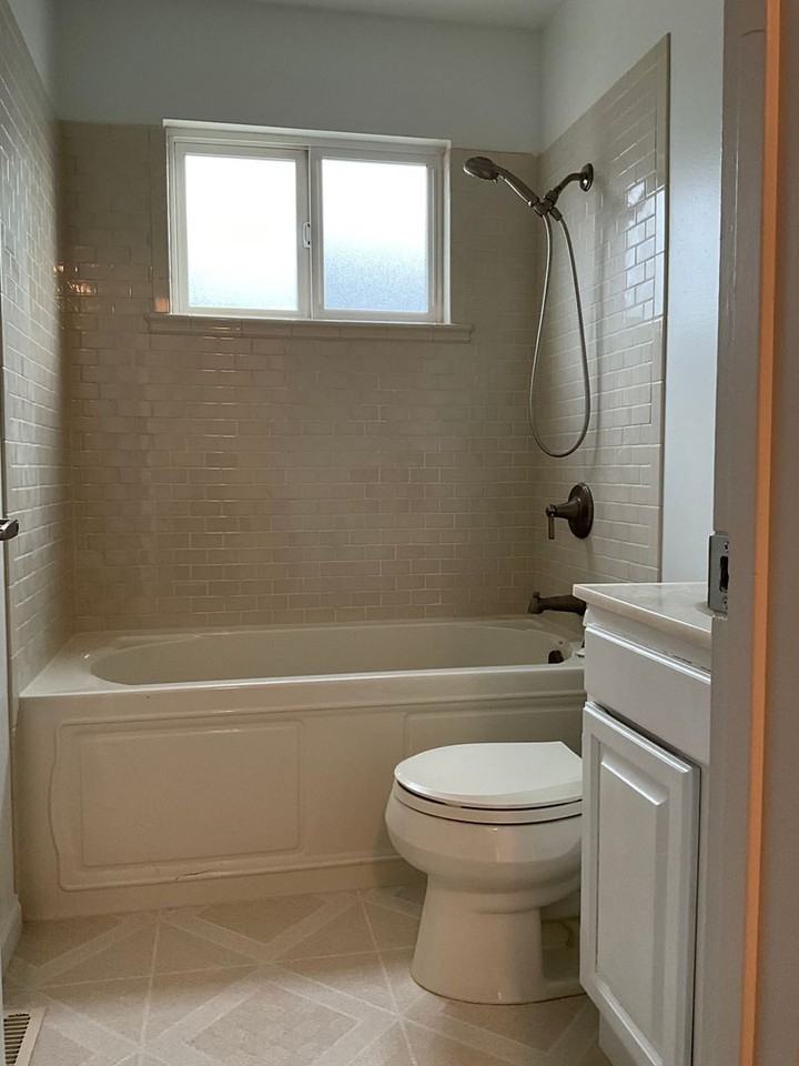 2109 Kansas St - Photo 5 of 12