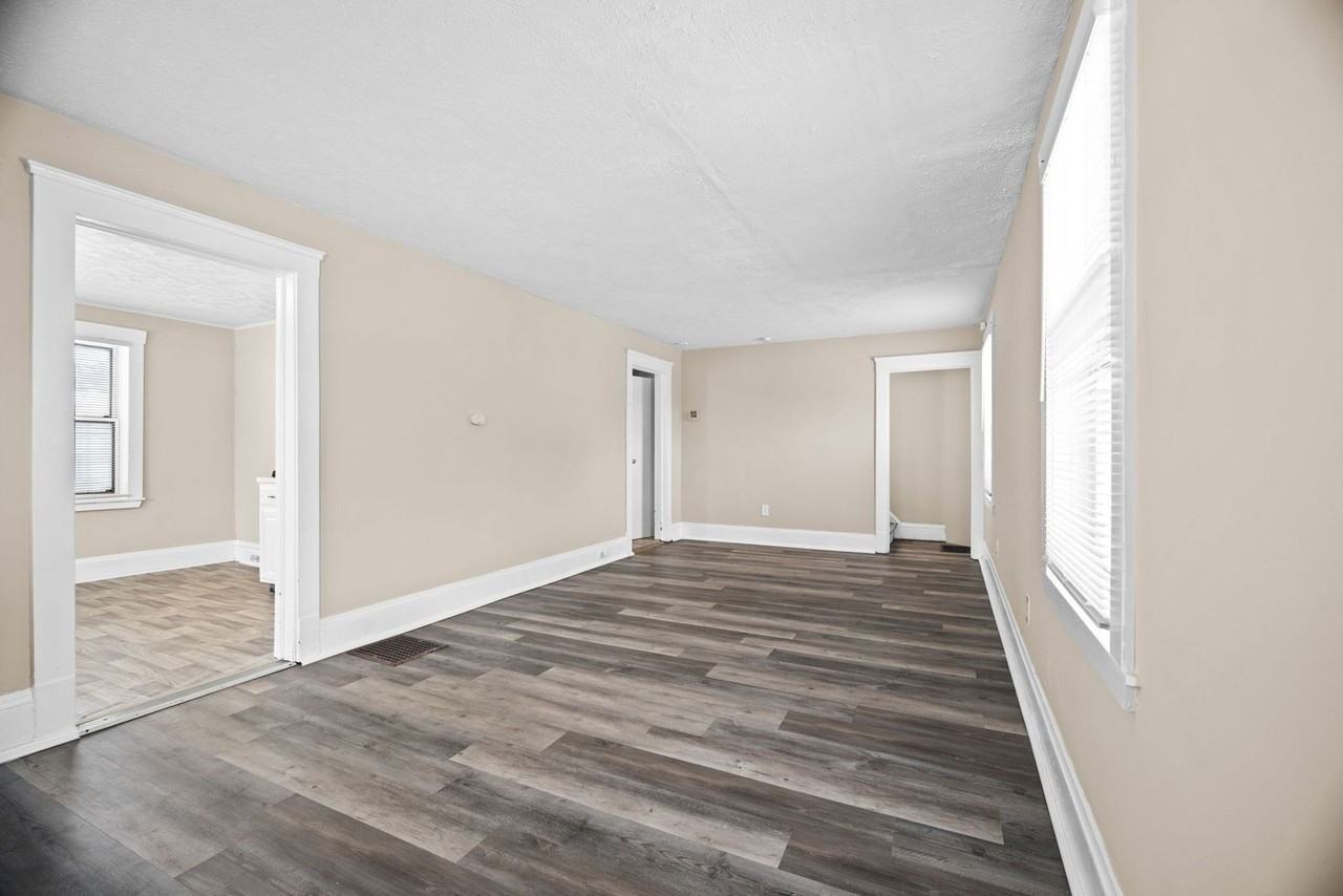 153 Henry St - Photo 2 of 24