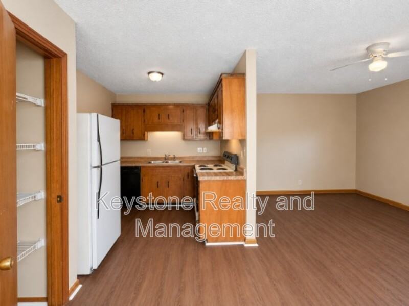 706 Peachers Dr #J - Photo 2 of 7
