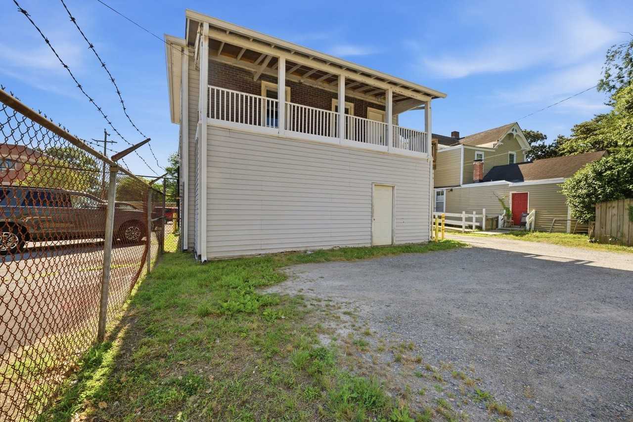 212 212 S. B Armistead Avenue - Photo 2 of 22