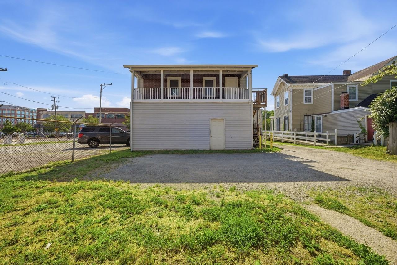 212 212 S. B Armistead Avenue - Photo 3 of 22