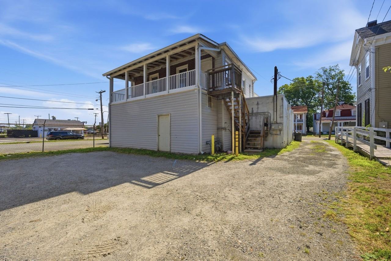 212 212 S. B Armistead Avenue - Photo 4 of 22