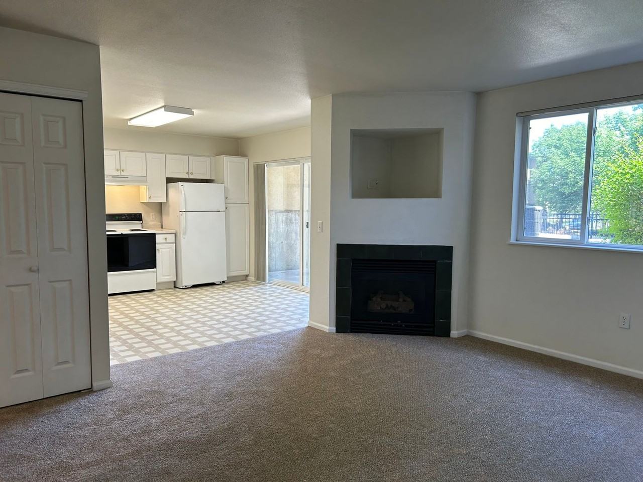 6675 S Lemay Ave Apt D3 #D3 - Photo 4 of 11
