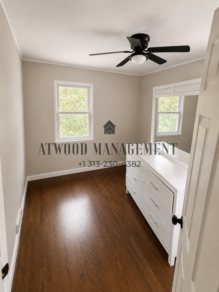 9755 Wayburn St - Photo 4 of 9