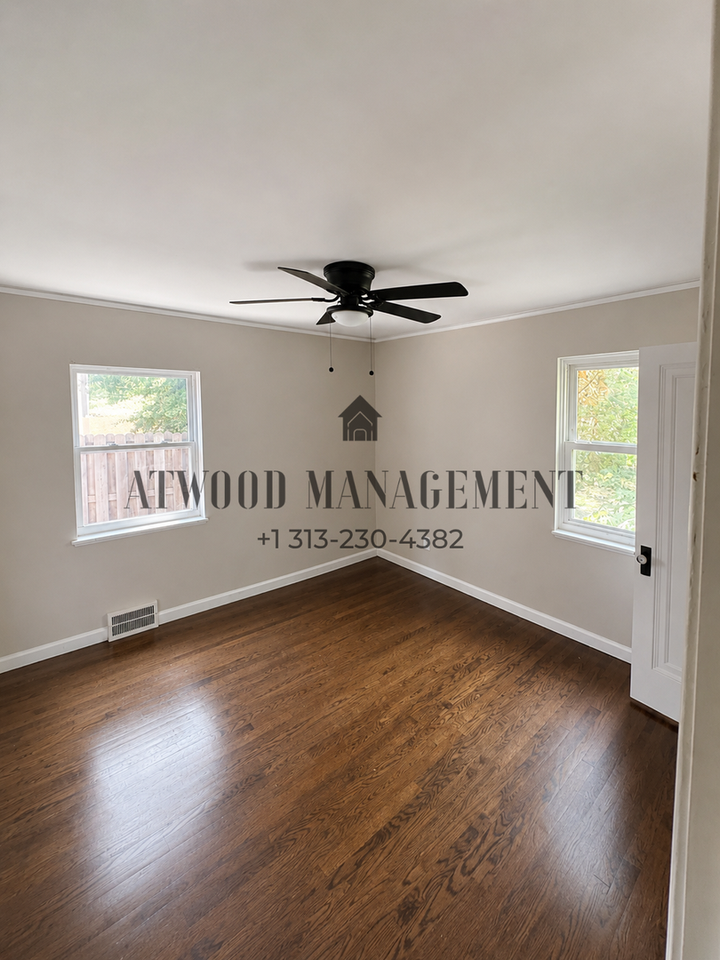 9755 Wayburn St - Photo 5 of 9
