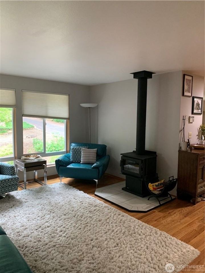 23121 Ne 47th St - Photo 4 of 22
