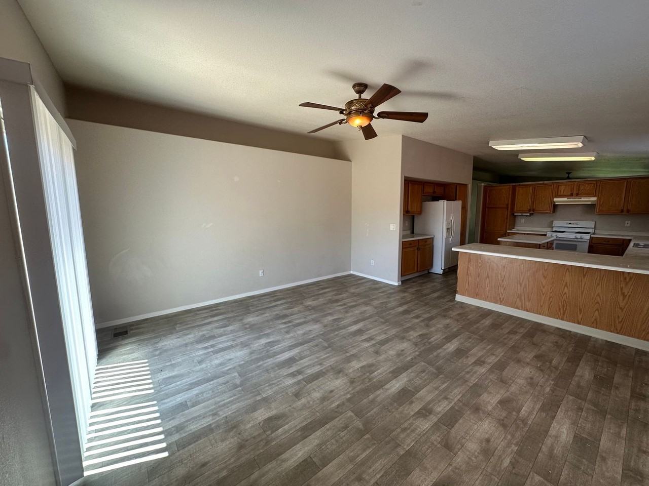 17878 Empire Ct - Photo 7 of 15