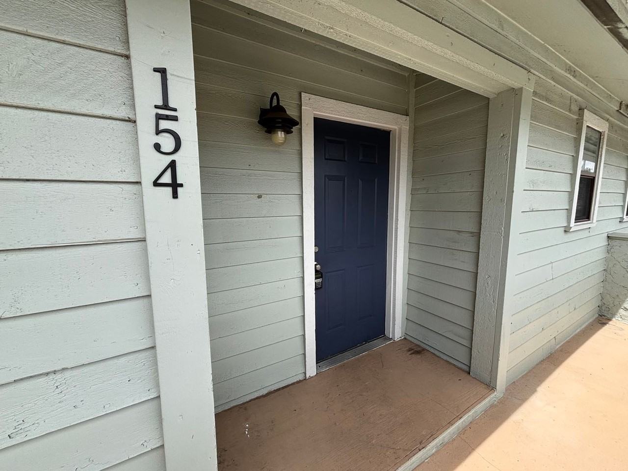 154 Governor St - Photo 2 of 22