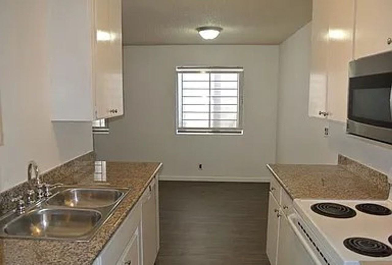 1608 Sycamore Dr #2 - Photo 2 of 12
