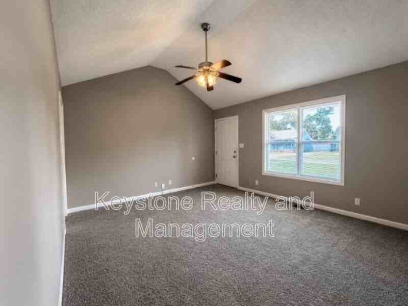 1920 Timberline Cir - Photo 3 of 11