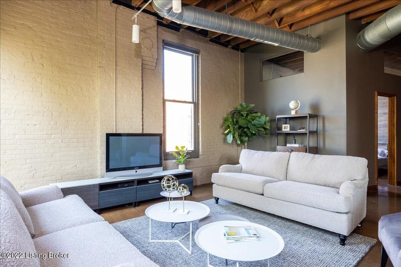 309 E Market St #313 - Photo 4 of 32