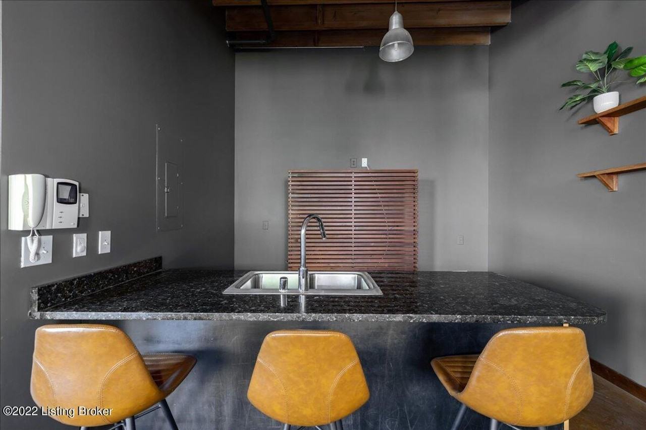 309 E Market St #313 - Photo 6 of 32